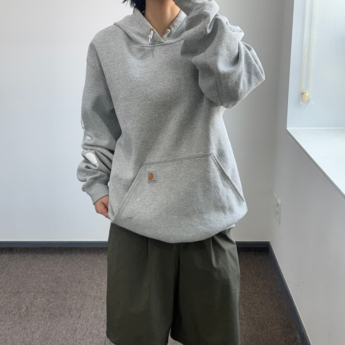 Carhartt 칼하트 사이드로고 그레이 후드티 상품이미지1