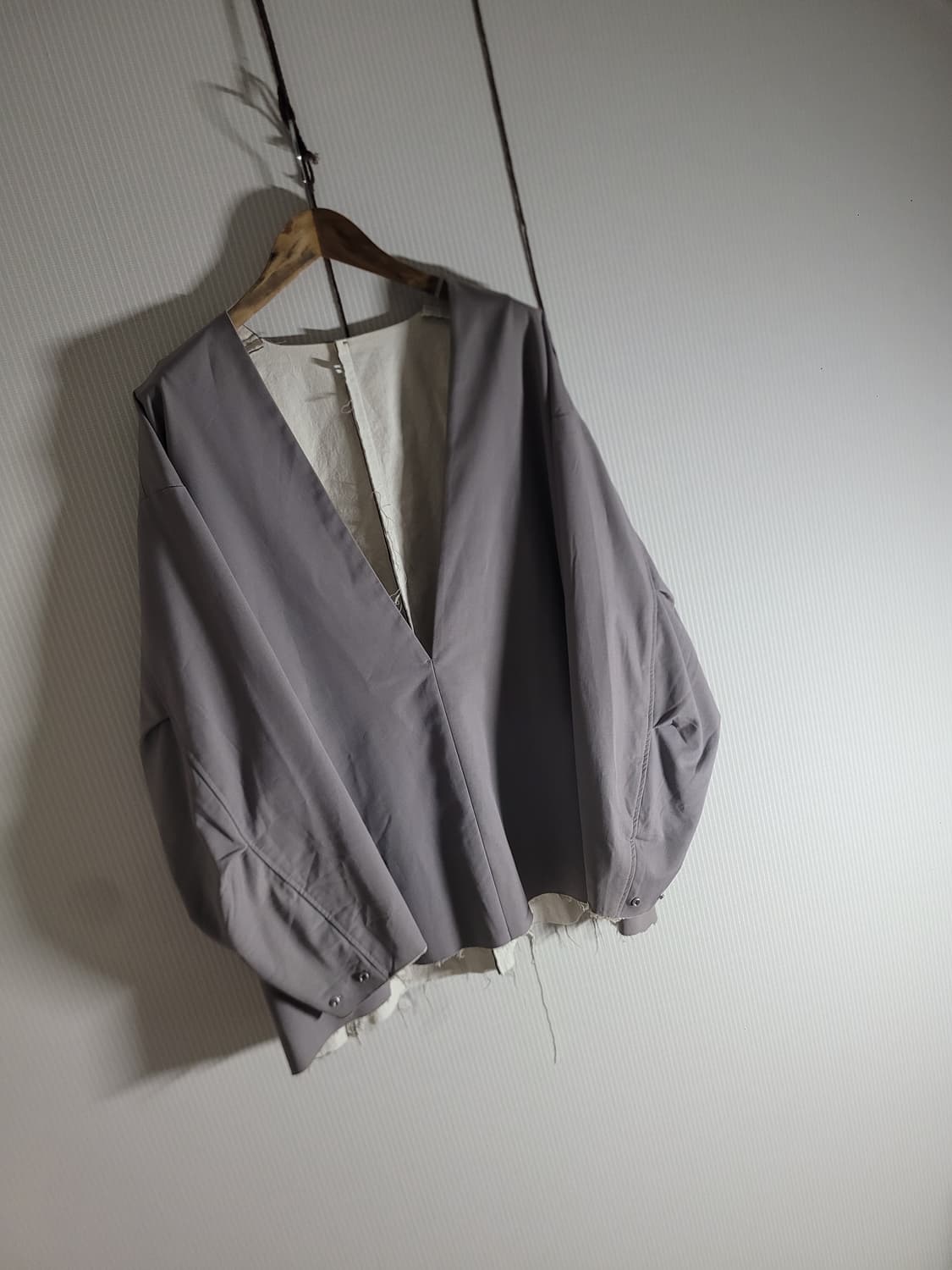 이슈띵스 카라리스 풀오버 상품이미지7