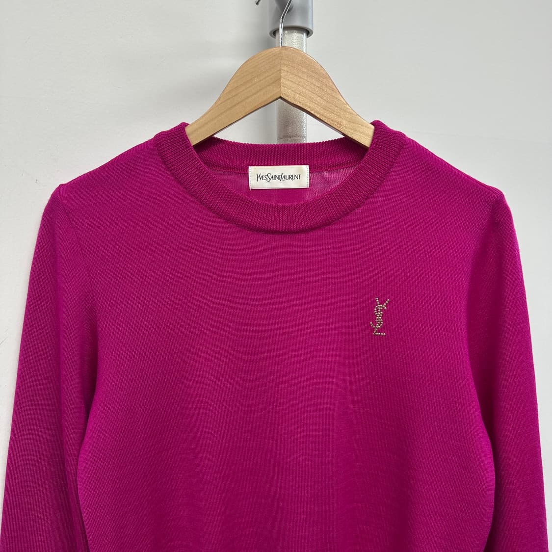 입생로랑 비즈 로고 니트 상품이미지3