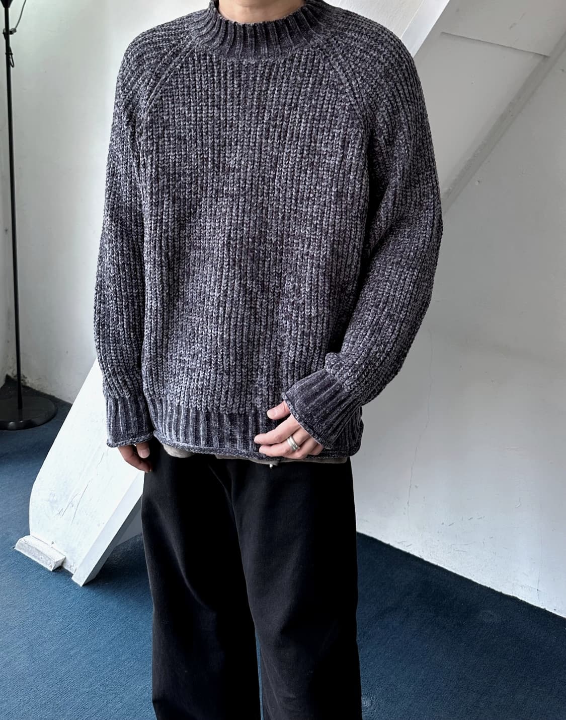 Shine fabric mock neck heavy knit P/O 상품이미지3