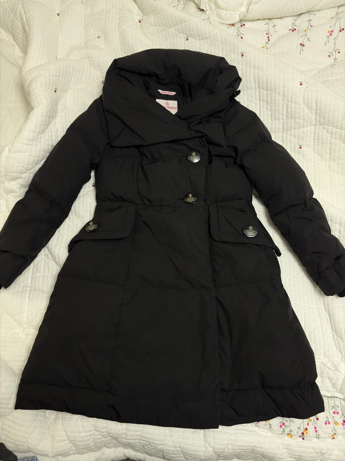 비비안 웨스트우드 블랙 다운 패딩 코트 상품이미지2