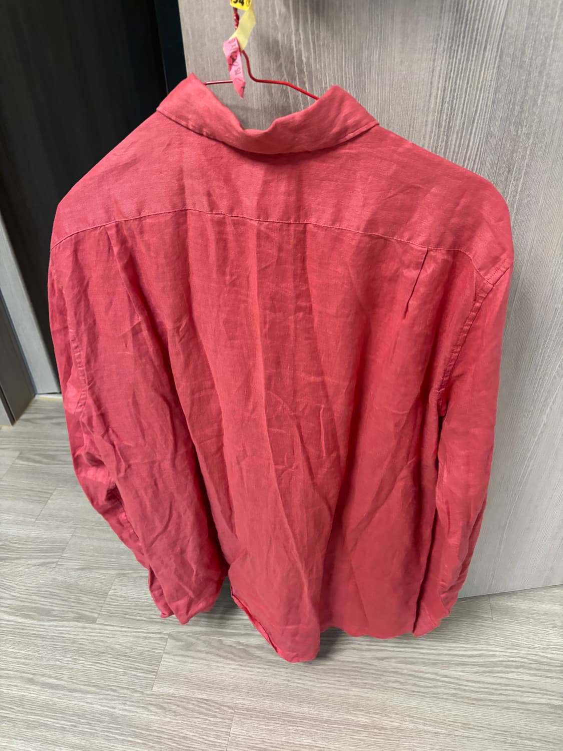 유니클로 프리미엄리넨셔츠 레드 상품이미지3