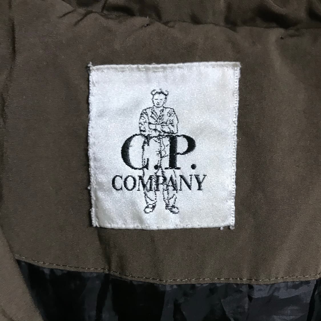 Cp컴퍼니 라쿤 노르지 누빔패딩점퍼(고글상태 전체상태 굿 입니다)  상품이미지4