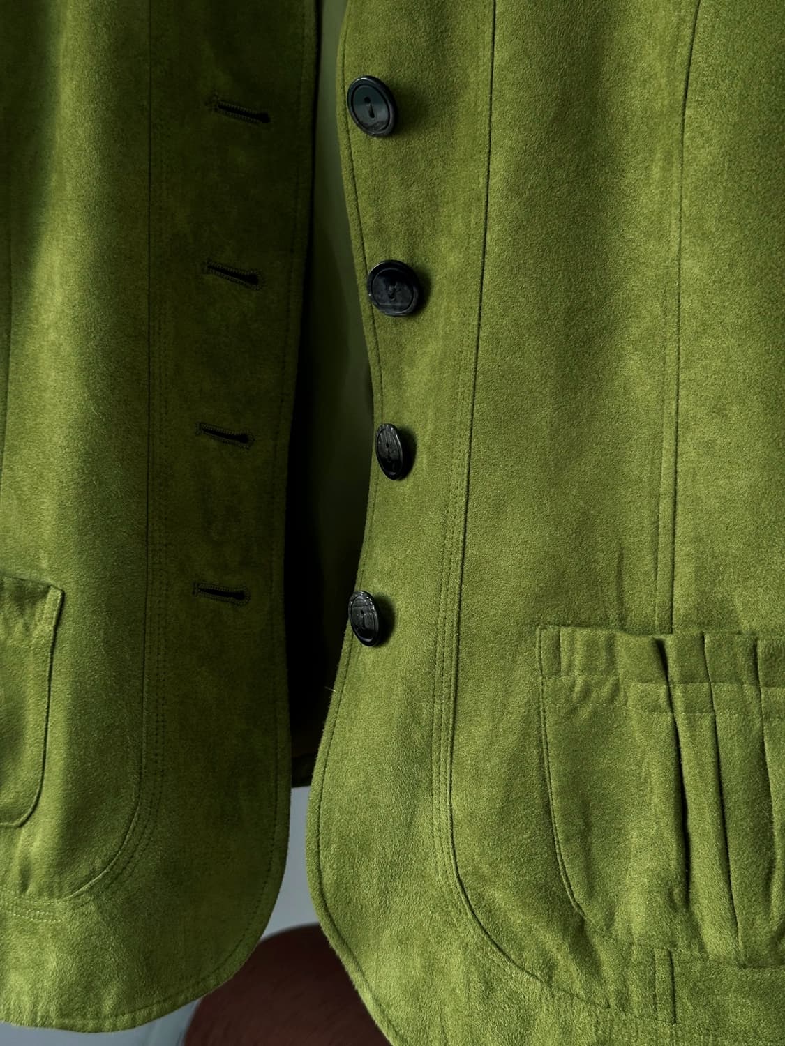 Fake suede over shoulder blouson 상품이미지3