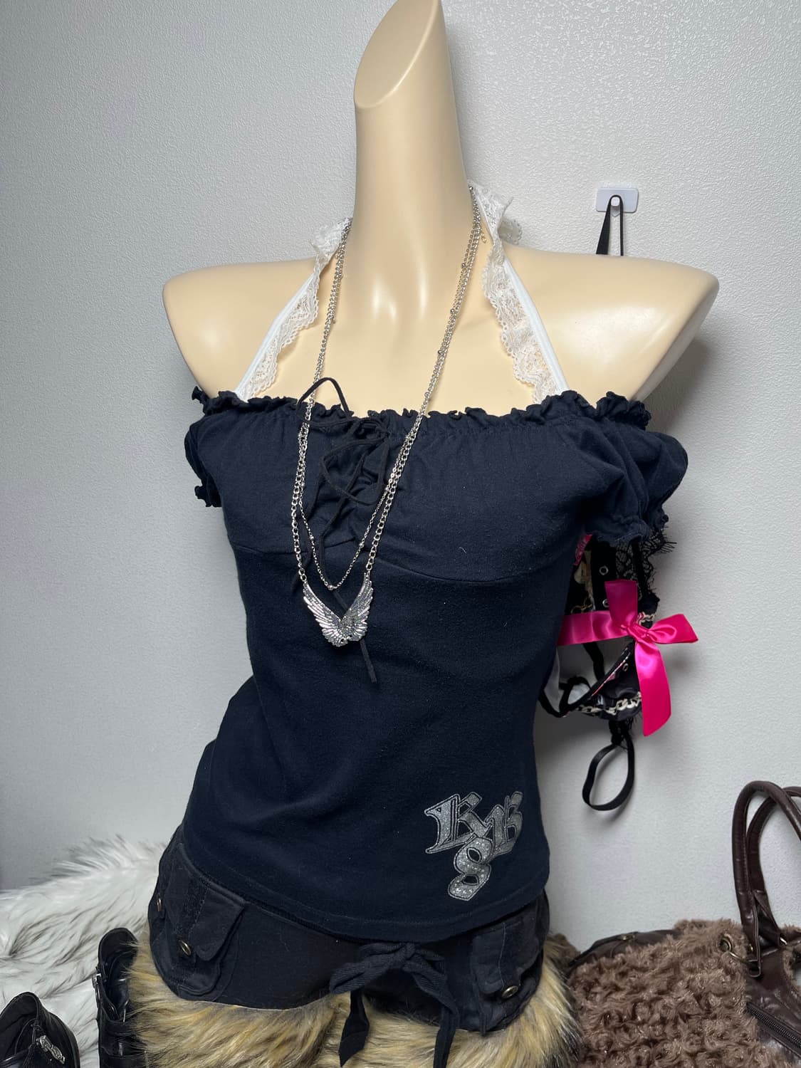 SKY BOMBER 글리터 레터링 나시 오프숄더 상품이미지3