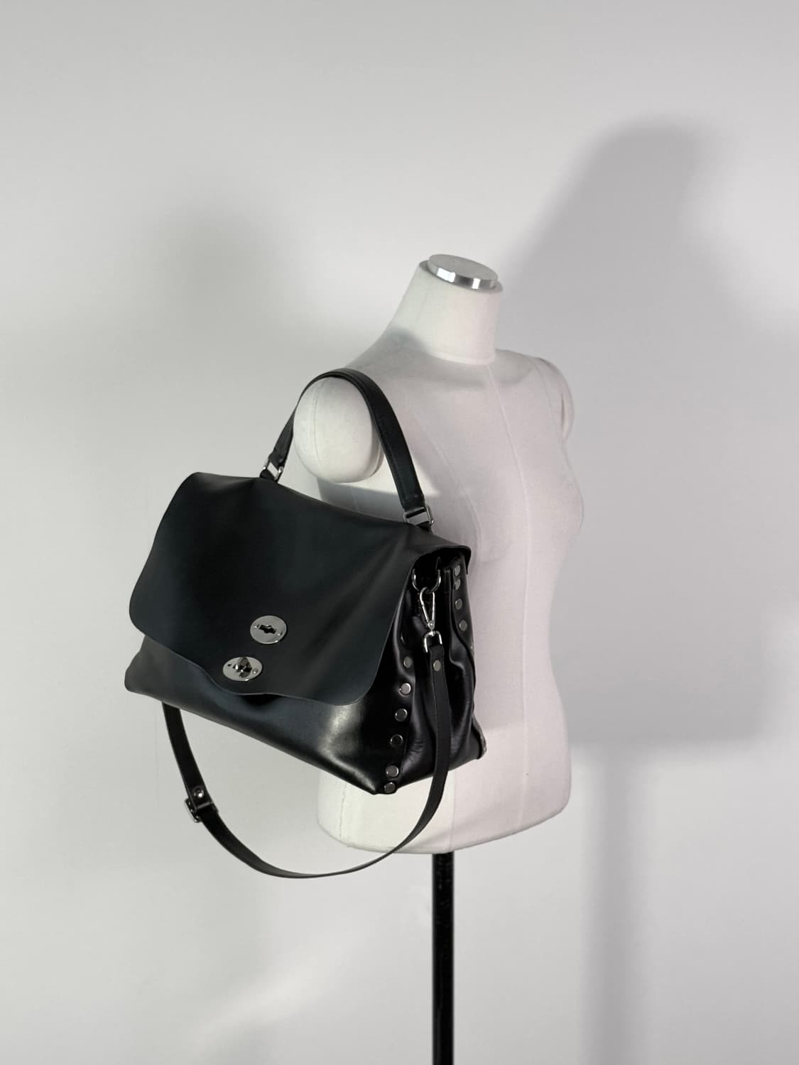 Zanellato Postina Studded Shoulder Bag 상품이미지4