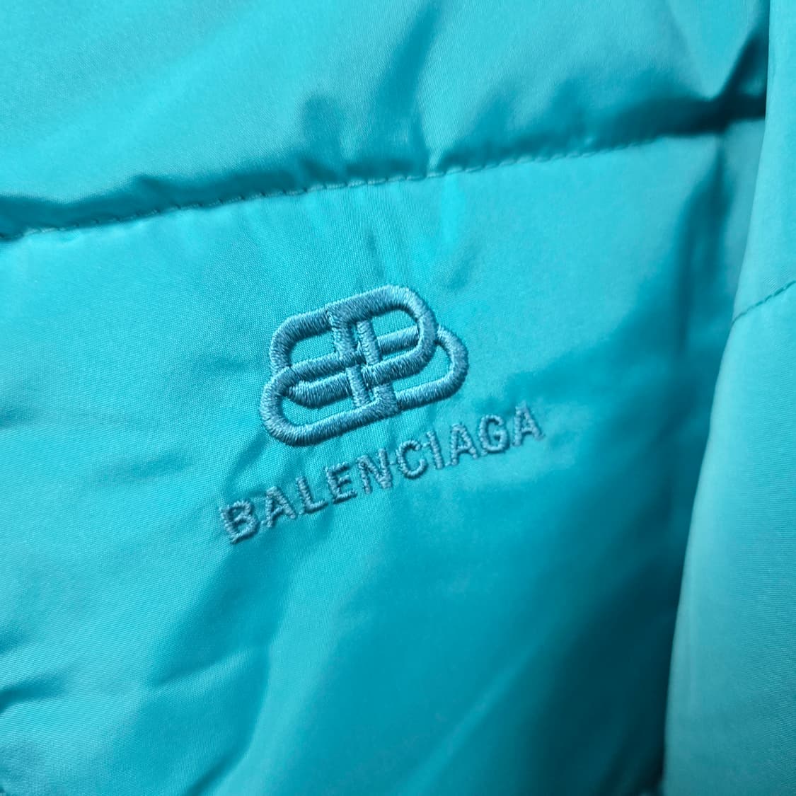 발렌시아가 로고 패딩 46사이즈 95 100 판매 상품이미지2