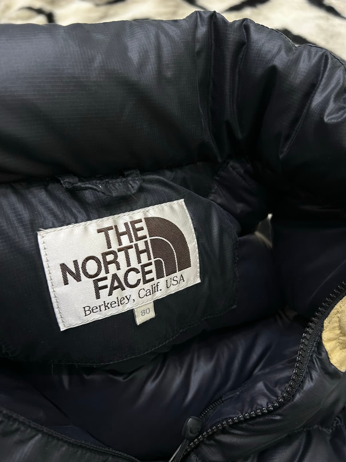 [여성S]노스페이스 700Ltd 패딩 조끼/블랙베이지 상품이미지3