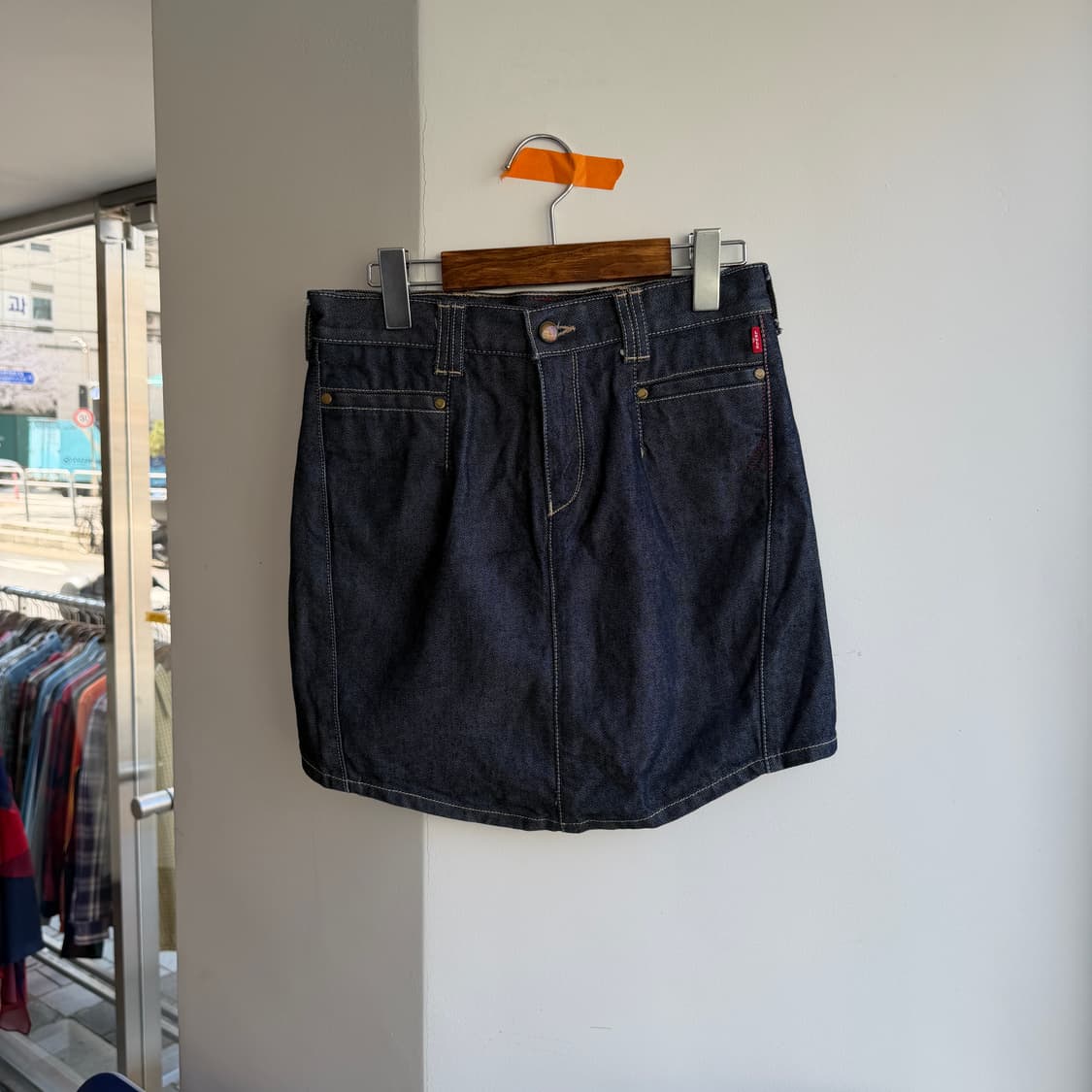 리바이스 엔지니어드 데님 스커트 상품이미지1