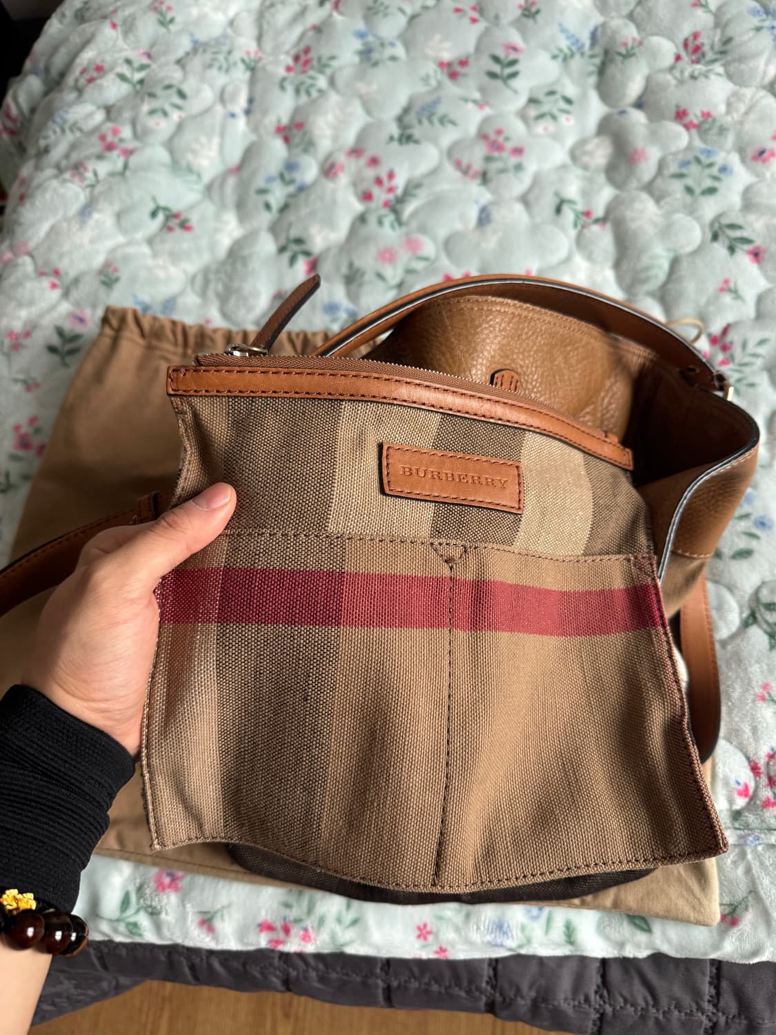 버버리 애쉬비 호보백 미디움 상품이미지2