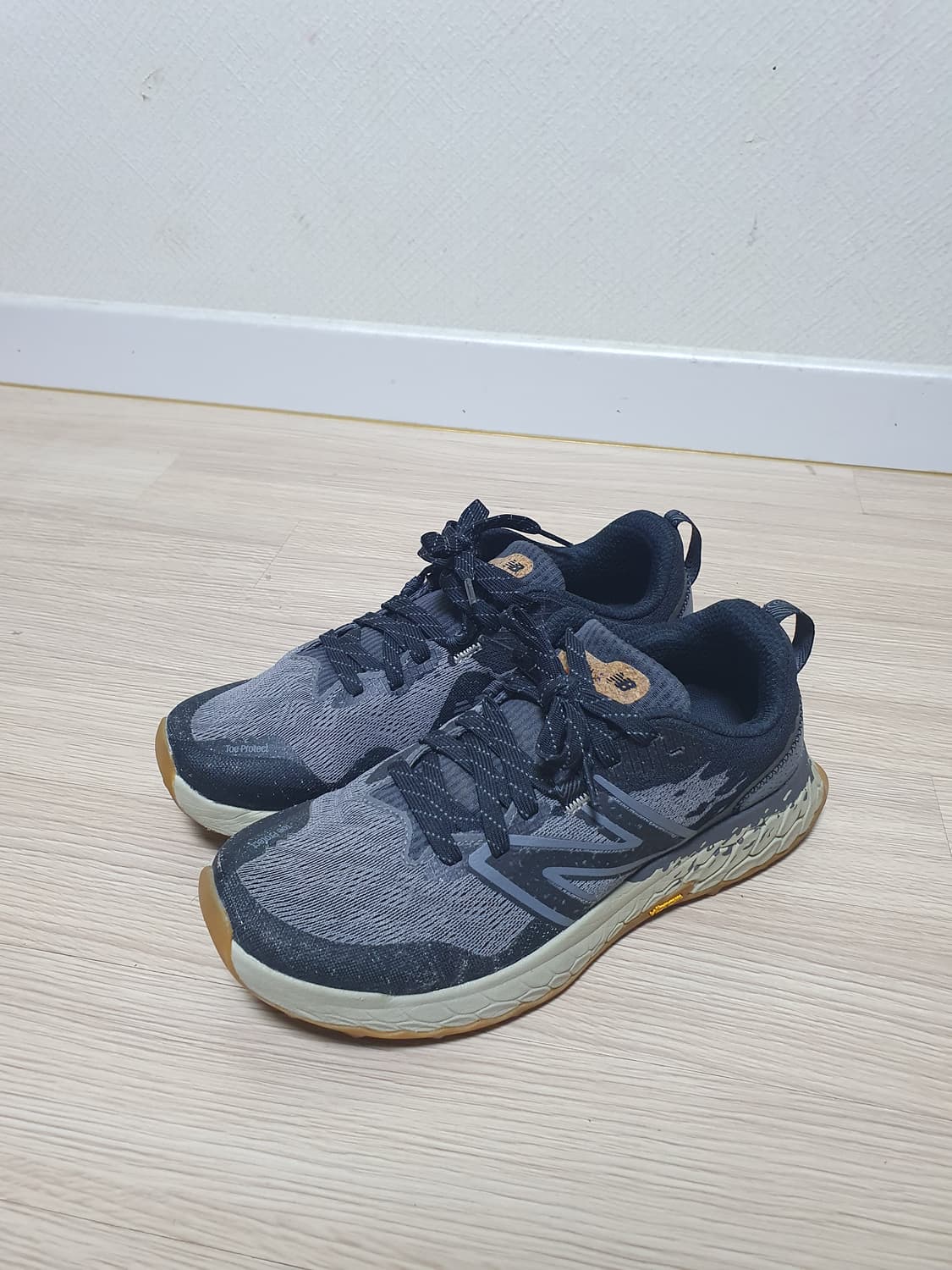 뉴발란스 이에로 트레킹화 265 상품이미지4