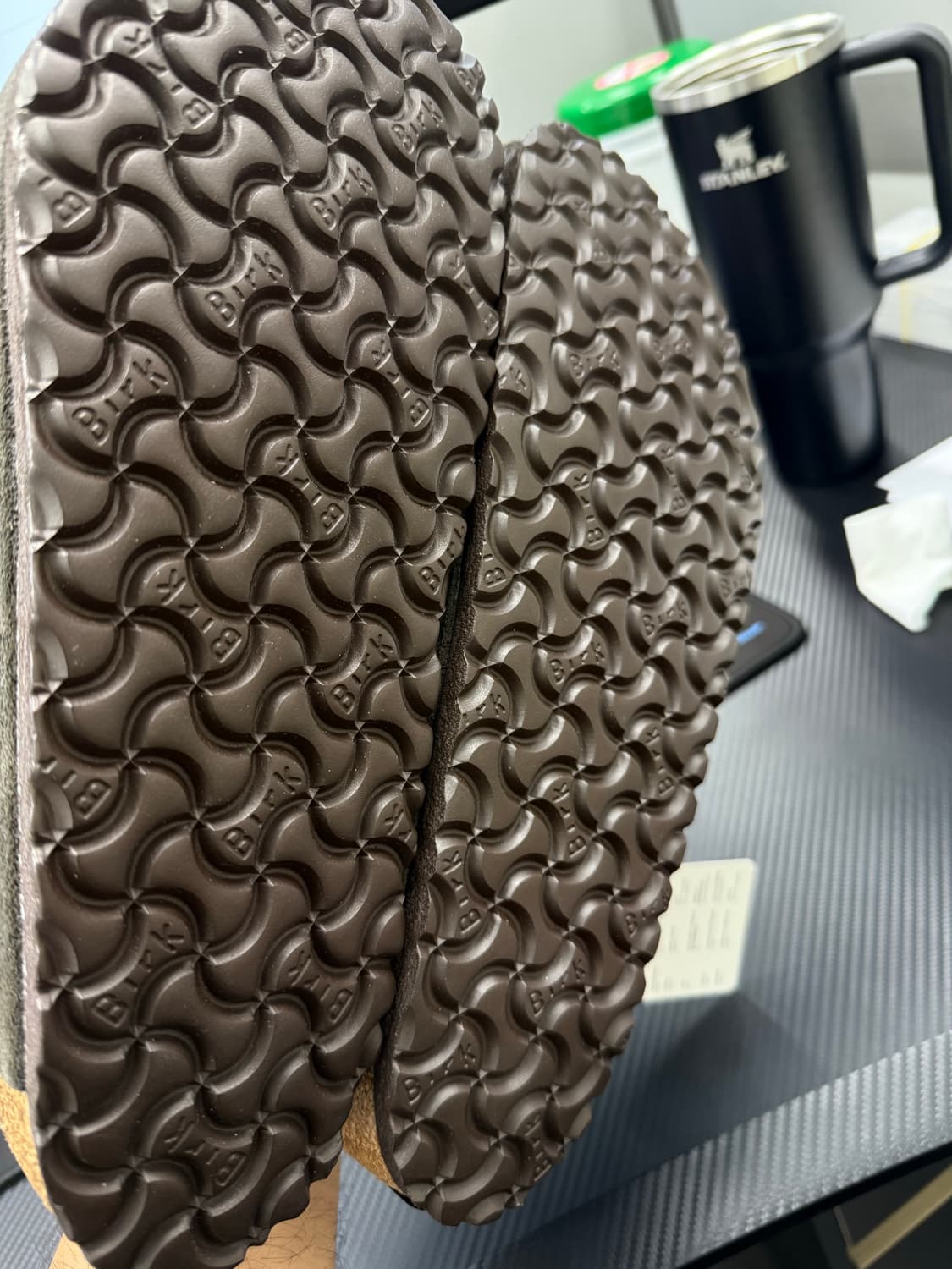 버켄스탁 보스턴 모카색상 풋베드 레귤러 모델 43사이즈 판매합니다~ 상품이미지5