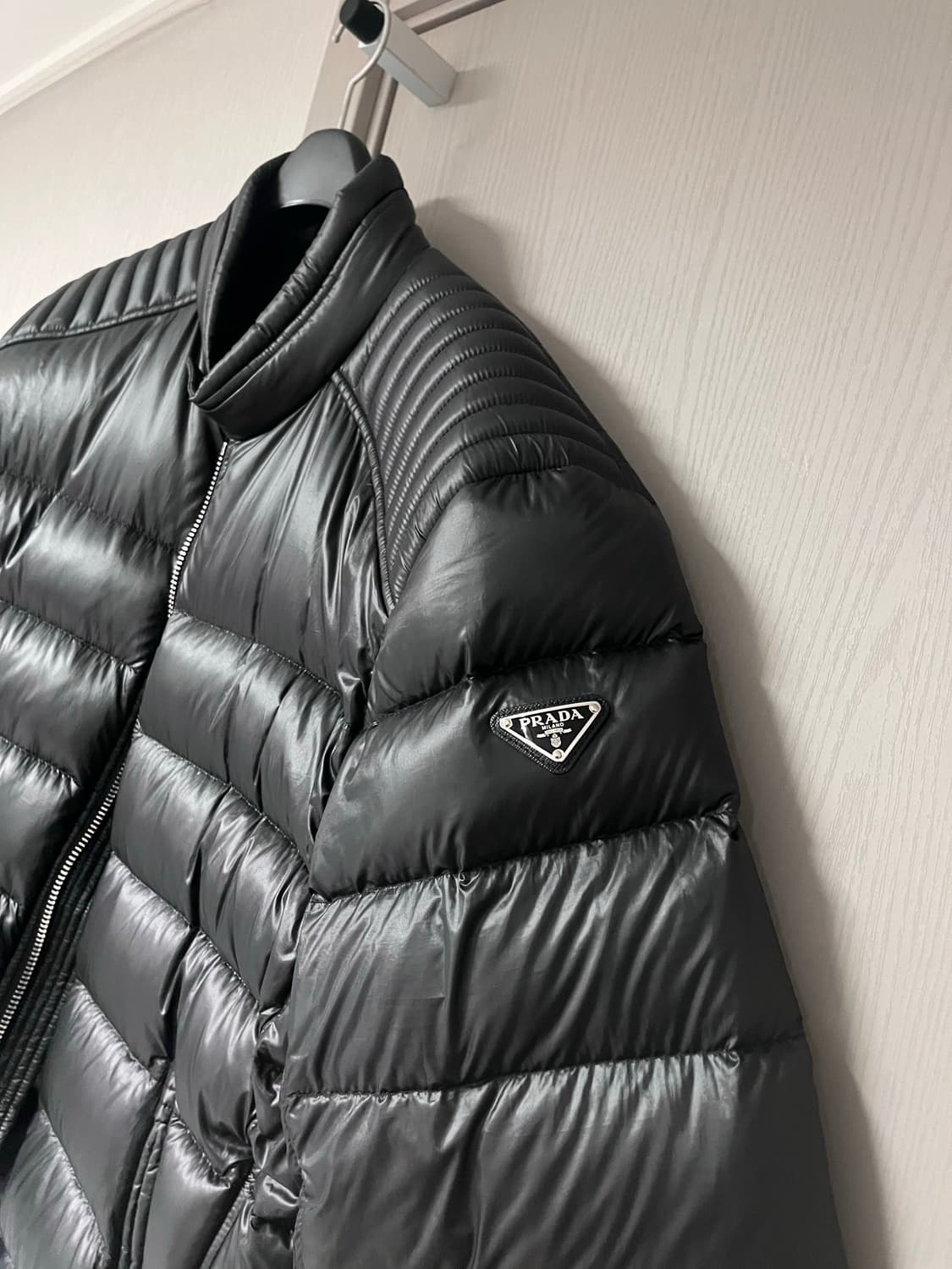 프라다 바이커 패딩 상품이미지3