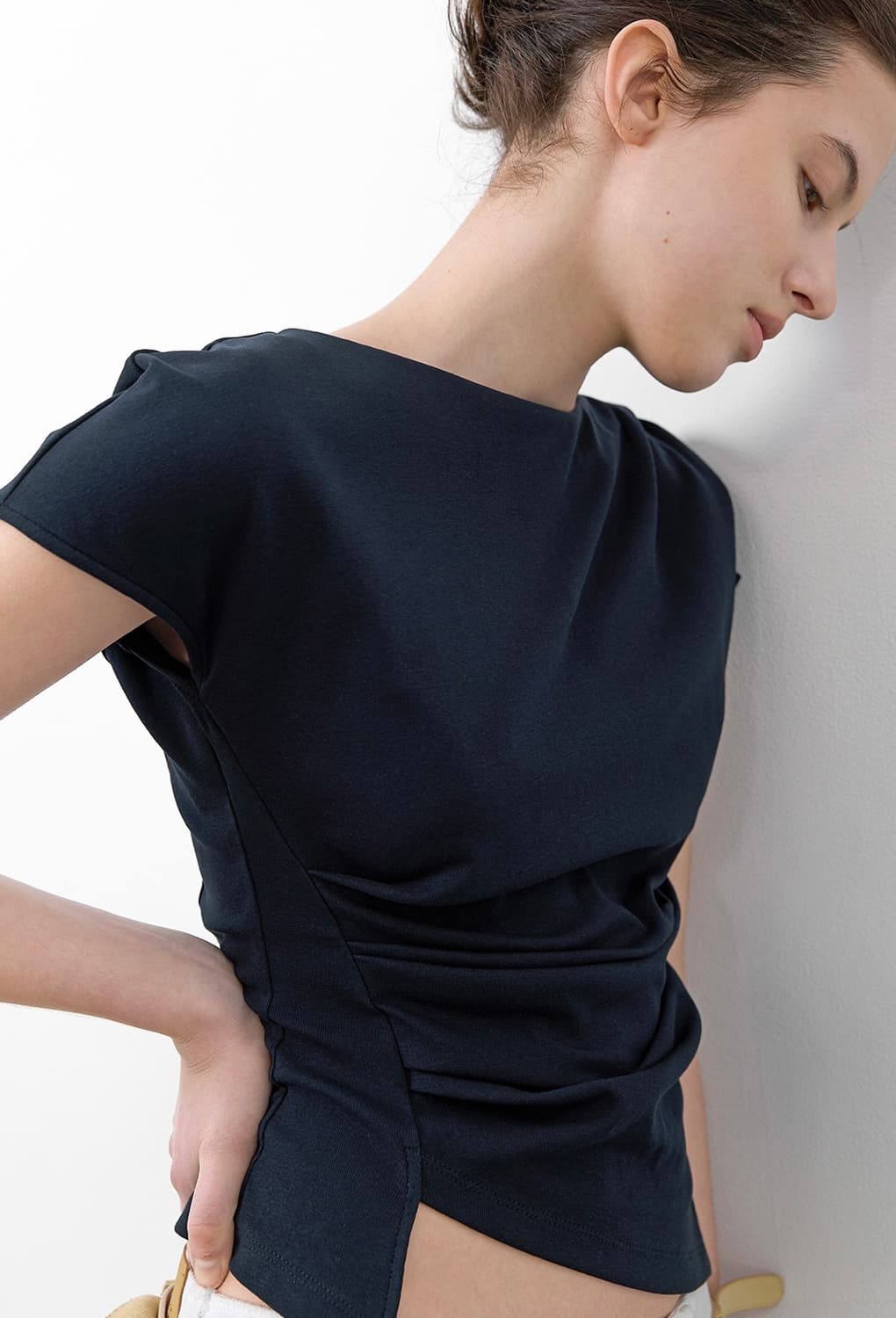 [새상품] 아틀리에나인 LOND WAIST TUCK BLOUSE NAVY 상품이미지2
