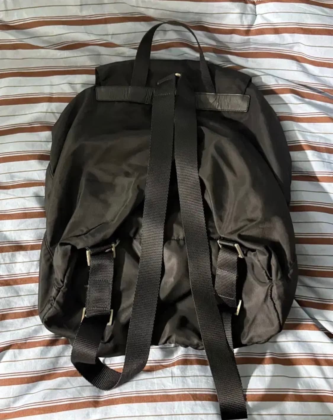 정품 프라다 백팩 미디움 사이즈 상품이미지2