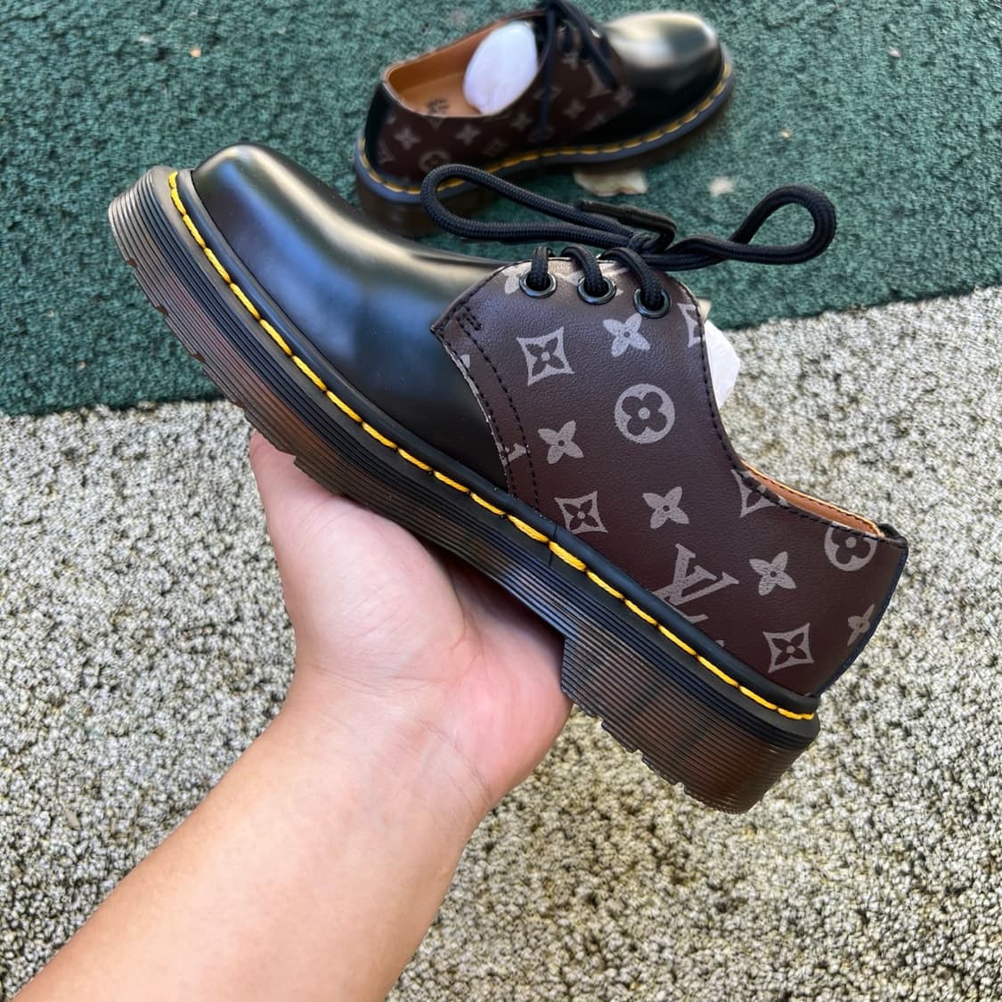 닥터 마텐스 마틴 1460 벡스 가죽 광택 미디엄 두꺼운 하단 X LV 상품이미지4