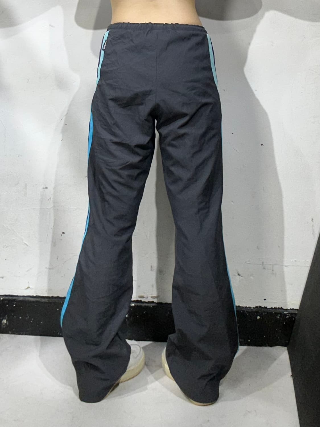 아디다스 차콜 블루 삼선 와이드 트랙 팬츠 L 상품이미지3