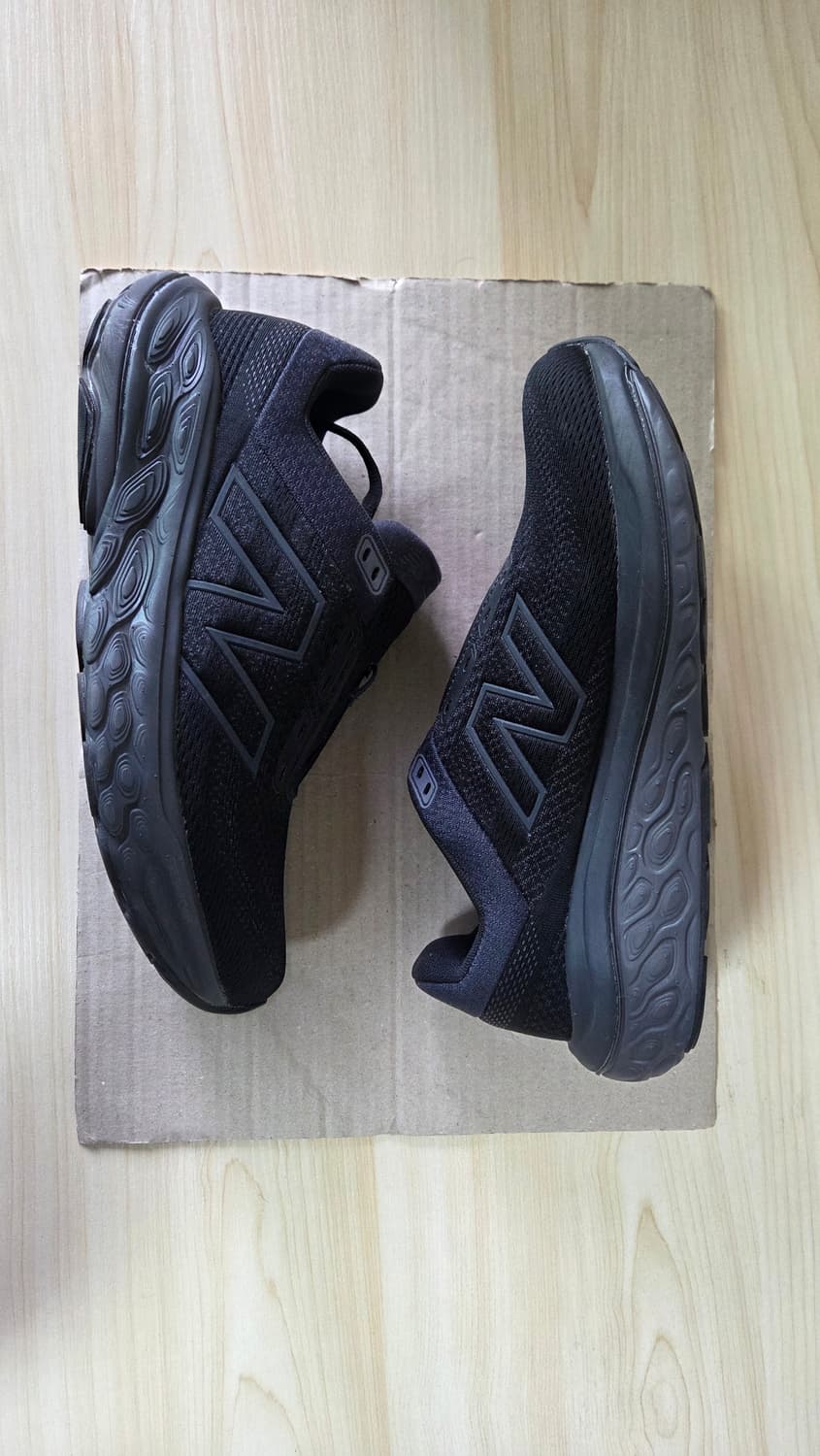 뉴발란스 Fresh Foam 860 블랙 운동화 상품이미지3