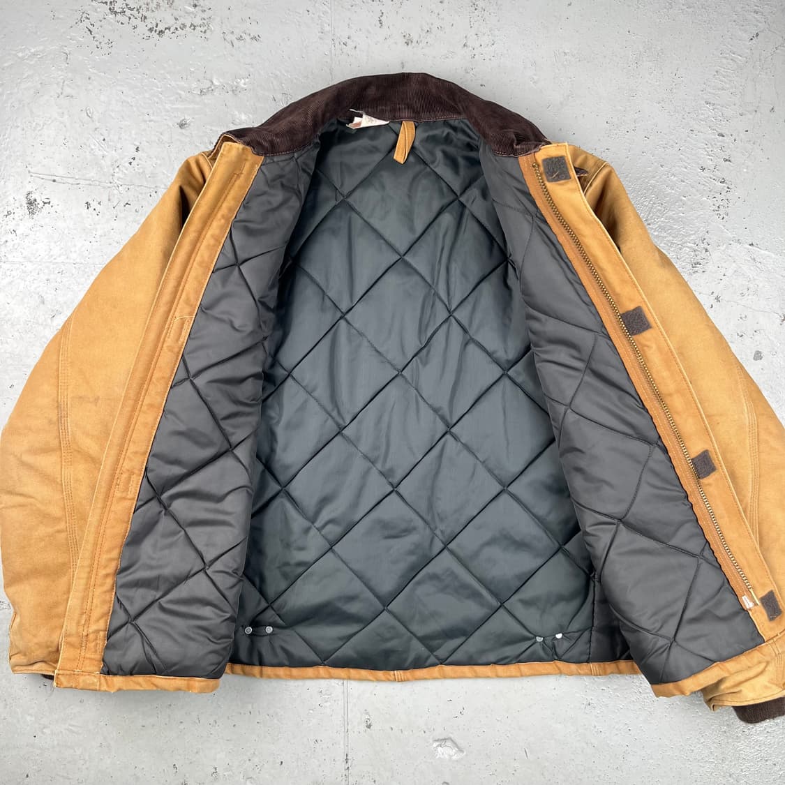 올드 칼하트 JQ196 아크틱 자켓 상품이미지5