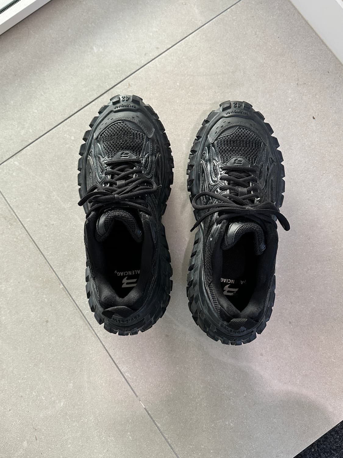 발렌시아가 디펜더 블랙 42사이즈 상품이미지6