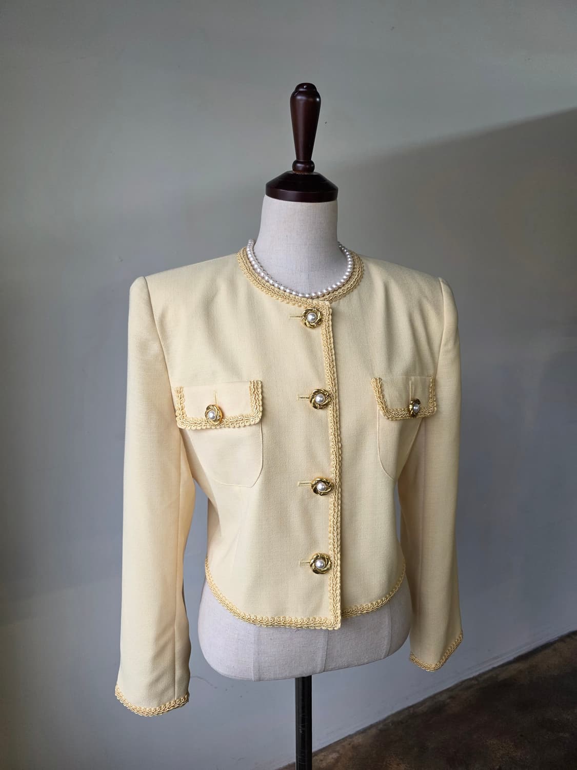 레이스테이핑 금장 진주 버튼 자켓  상품이미지2