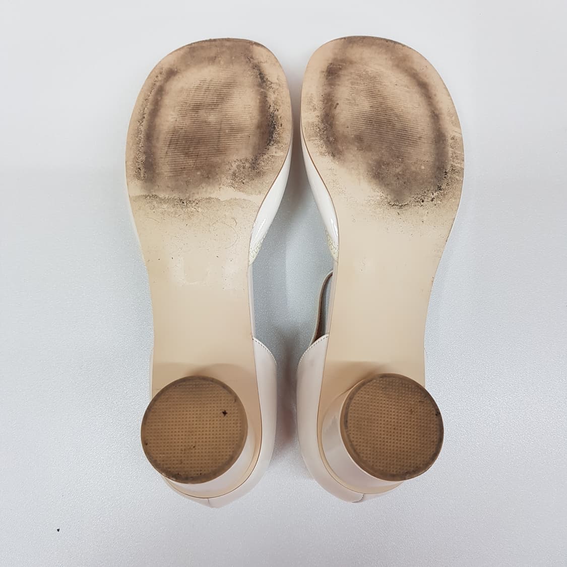 구호 KUHO 에나멜  로우힐  슬링백 250사이즈 상품이미지5