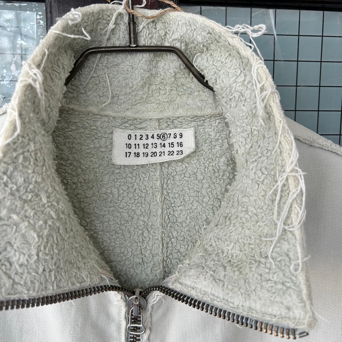 AW02 마틴 마르지엘라 NO.6 시어링 하이넥 파카 상품이미지3