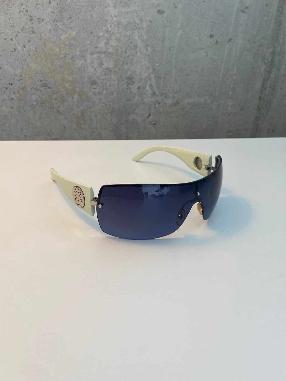 TOUS heritage y2k shield sunglasses 상품이미지1