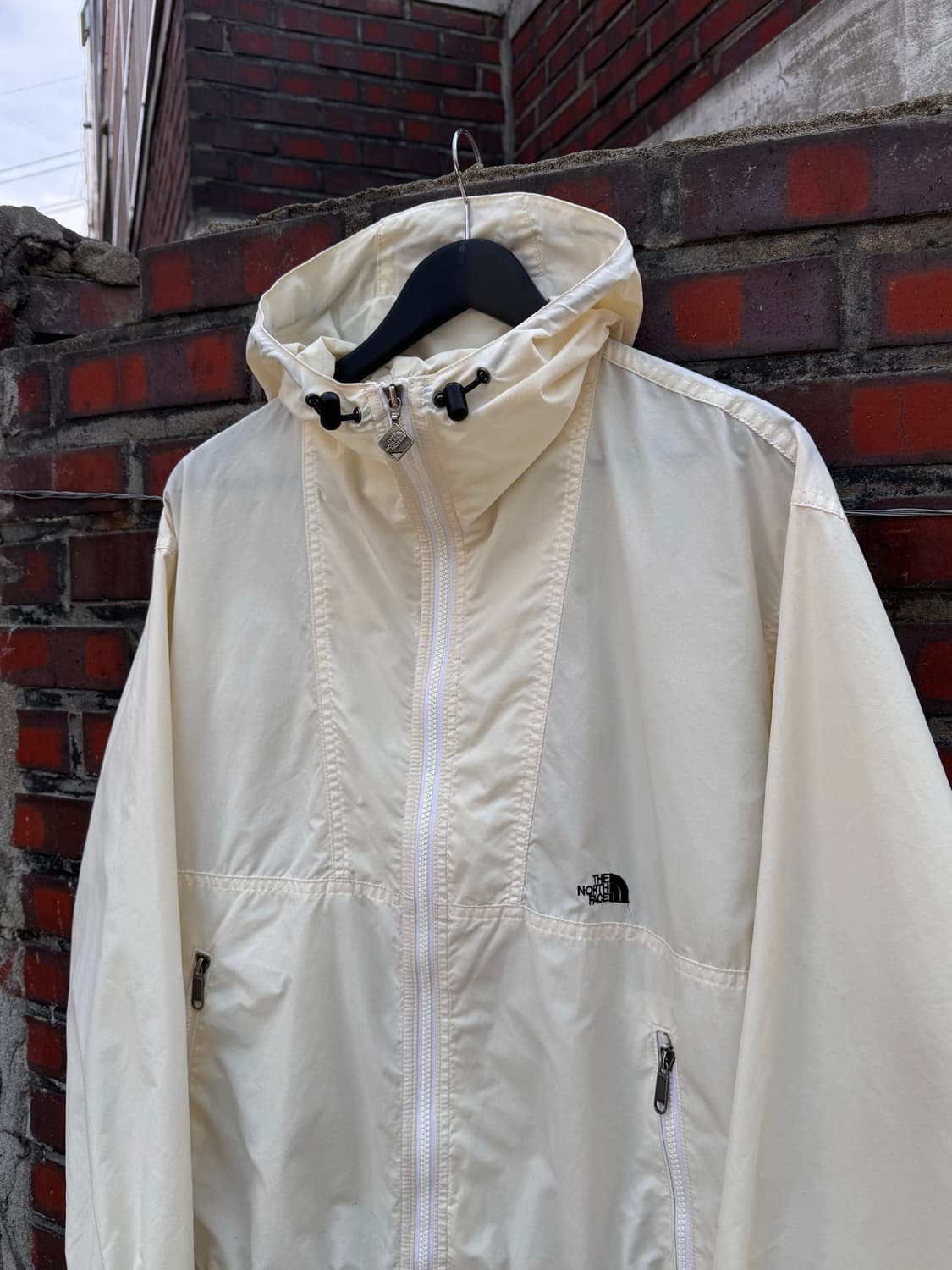 노스페이스 미들로고 나일론 컴팩트 바람막이  상품이미지2