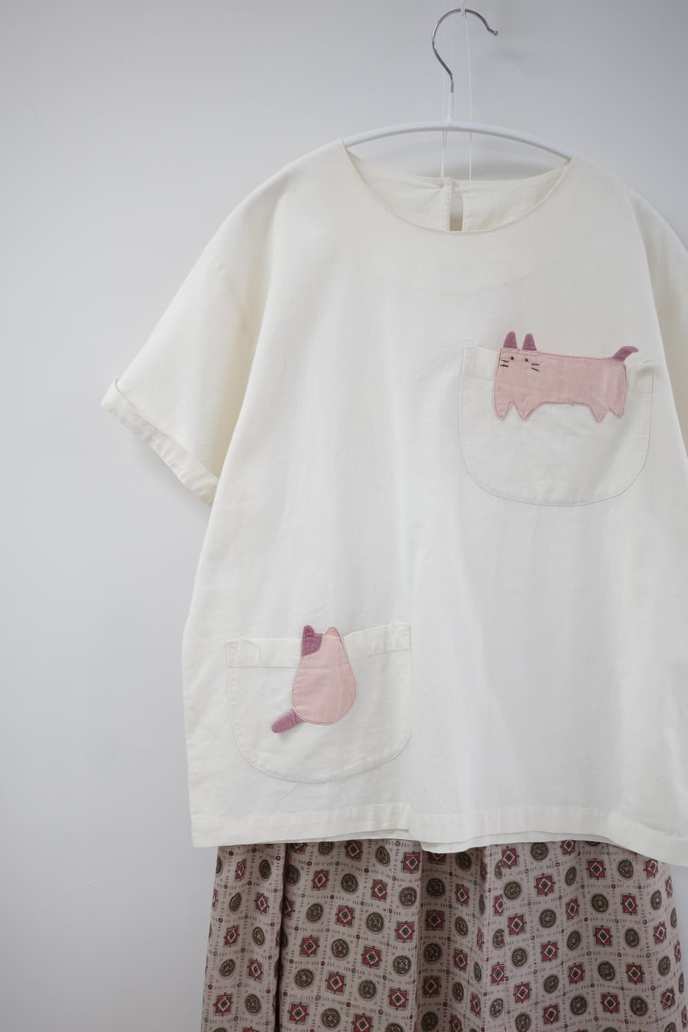 Cutie cats ivory blouse 상품이미지3