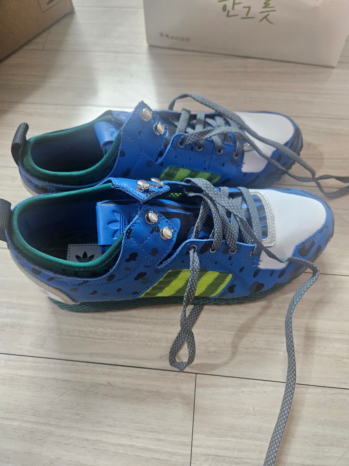 아디다스 x 오프닝세레모니 뉴욕런 255 이지 삼바 가젤 상품이미지2