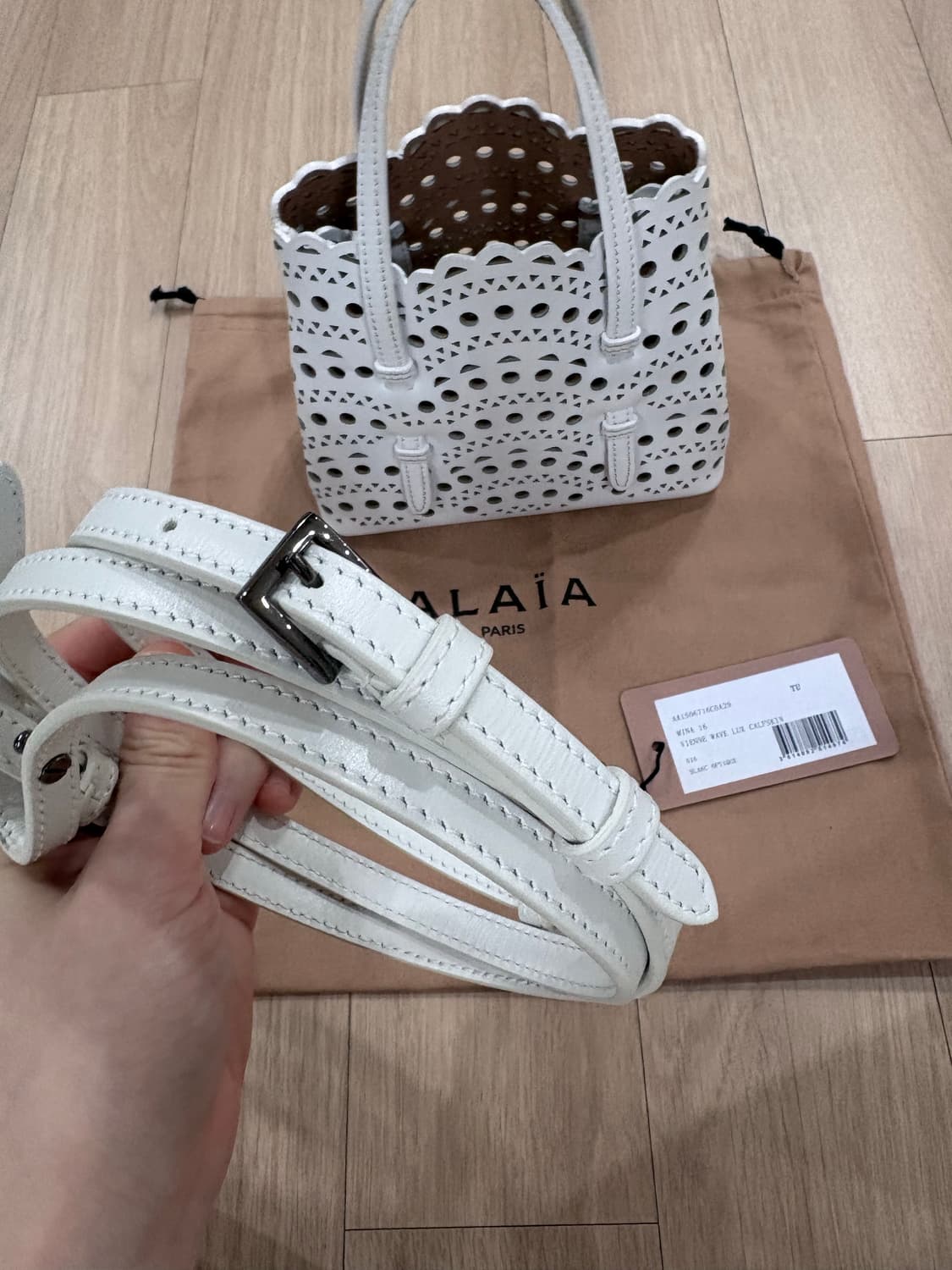 알라이아 미나 16 화이트 상품이미지4