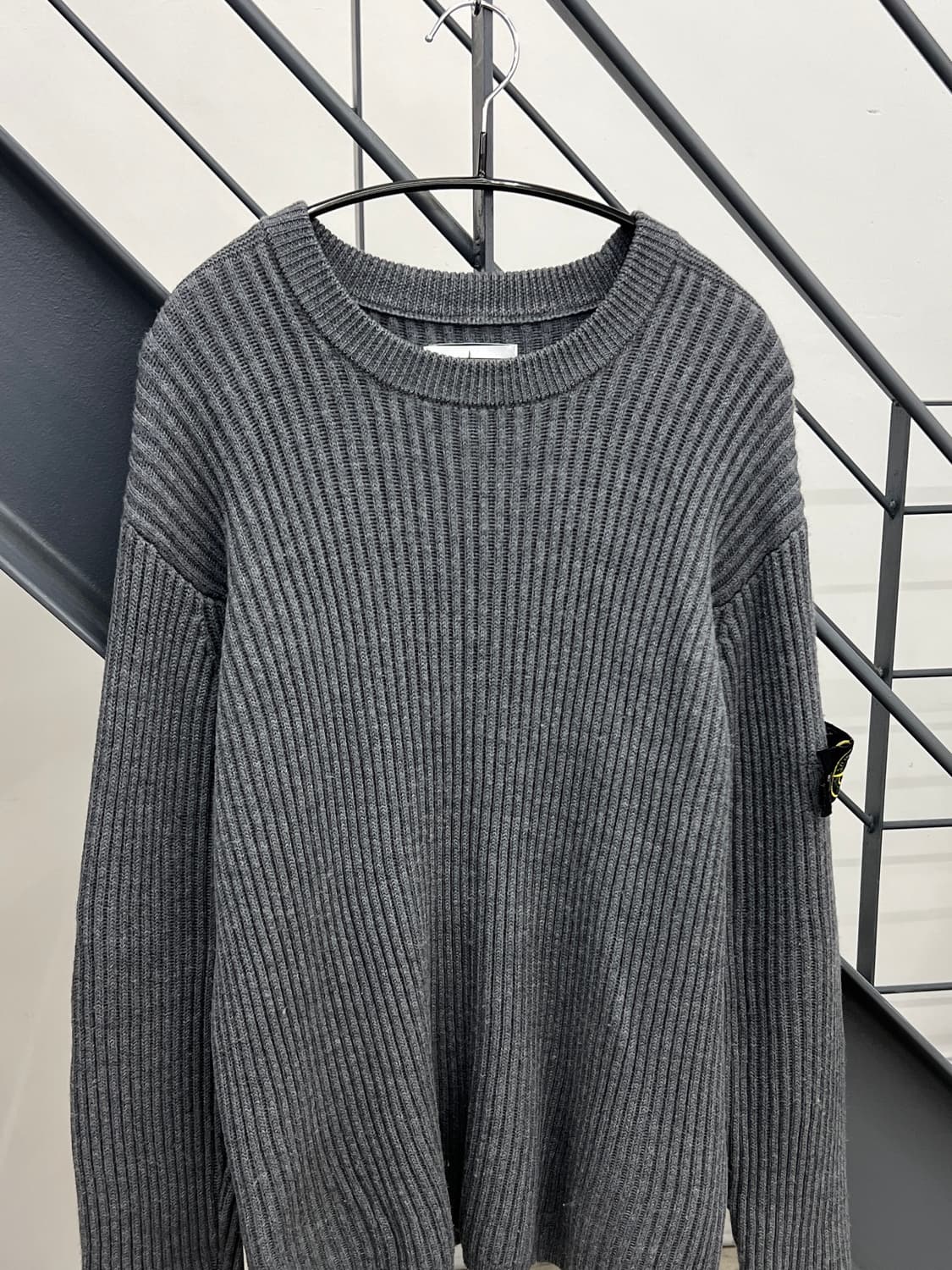 스톤아일랜드 와펜 그레이 골지 울 니트 상품이미지2