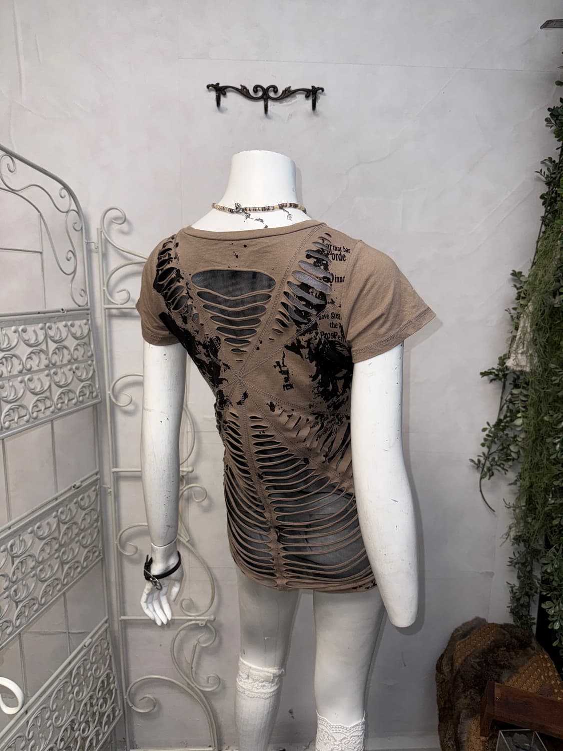 Ash brown grunge spider web skull half t 상품이미지7