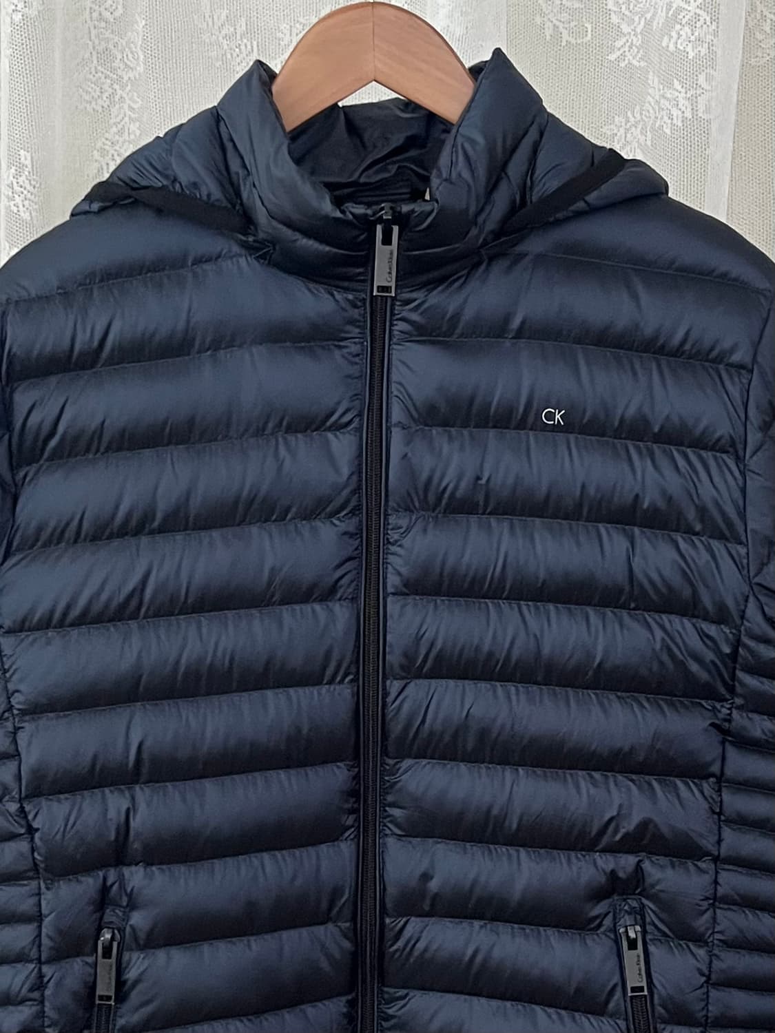 M) 캘빈클라인 CK 덕다운 경량패딩 네이비 상품이미지3
