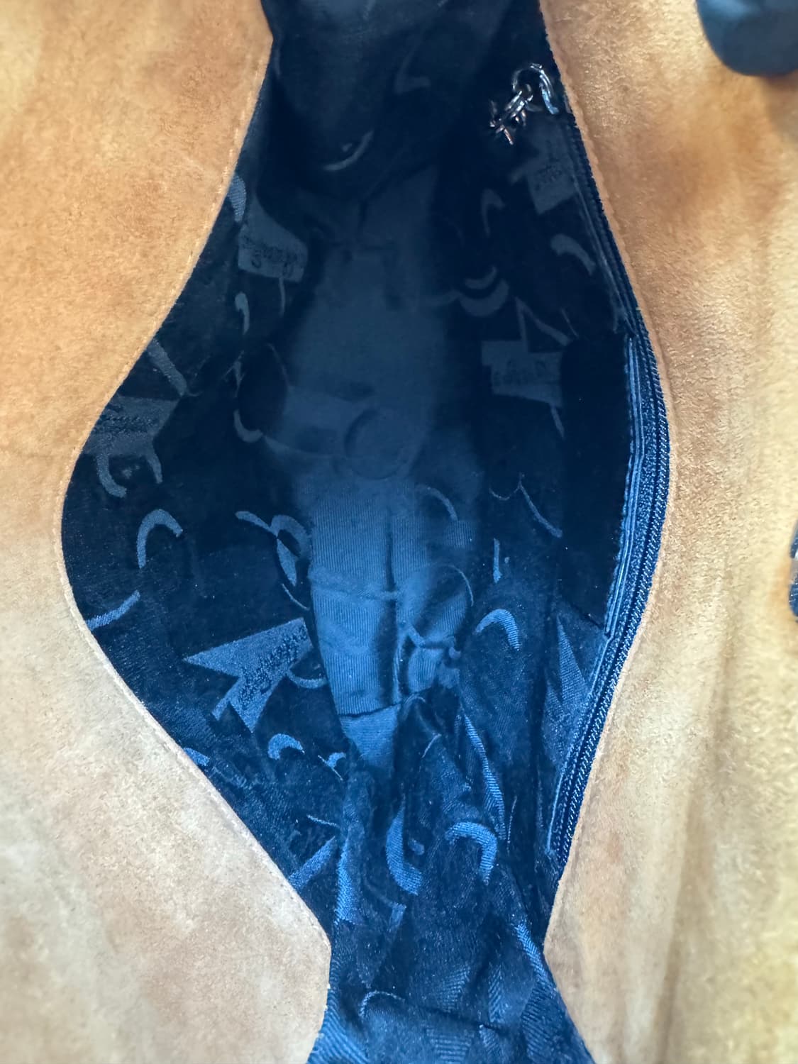 페라가모 스웨이드 숄더백(정품) 상품이미지7