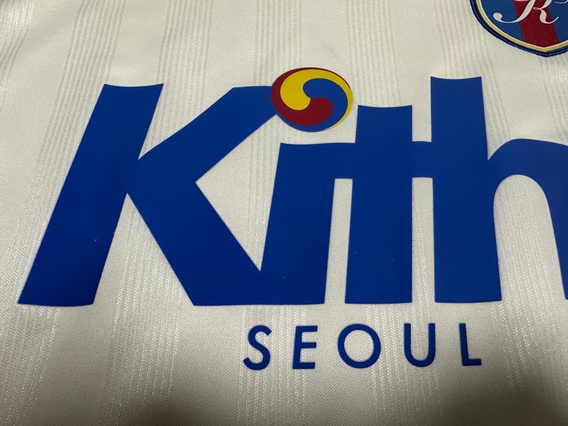 키스 서울 에디션 사커 탑 유니폼 S사이즈 판매 상품이미지4