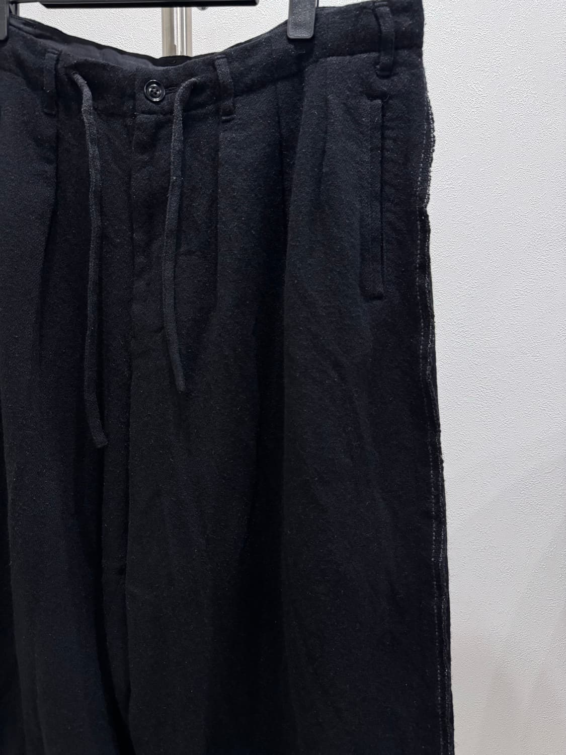 요지야마모토 18aw 개버딘 하카마 벌룬 팬츠 상품이미지3