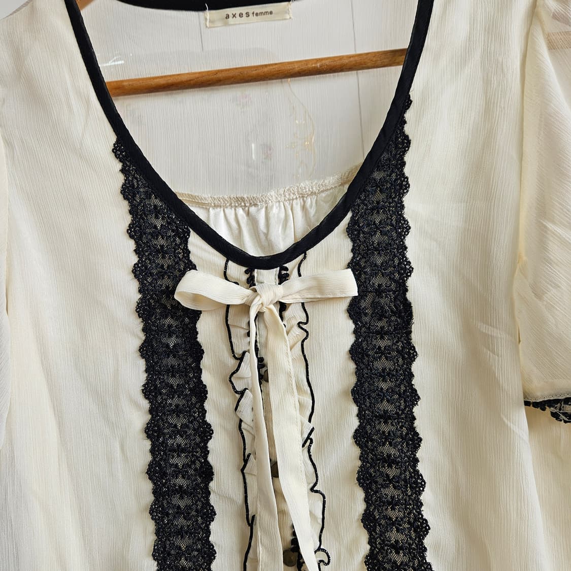 0327(axes femme) 레이스 리본 쉬폰 블라우스 상품이미지3