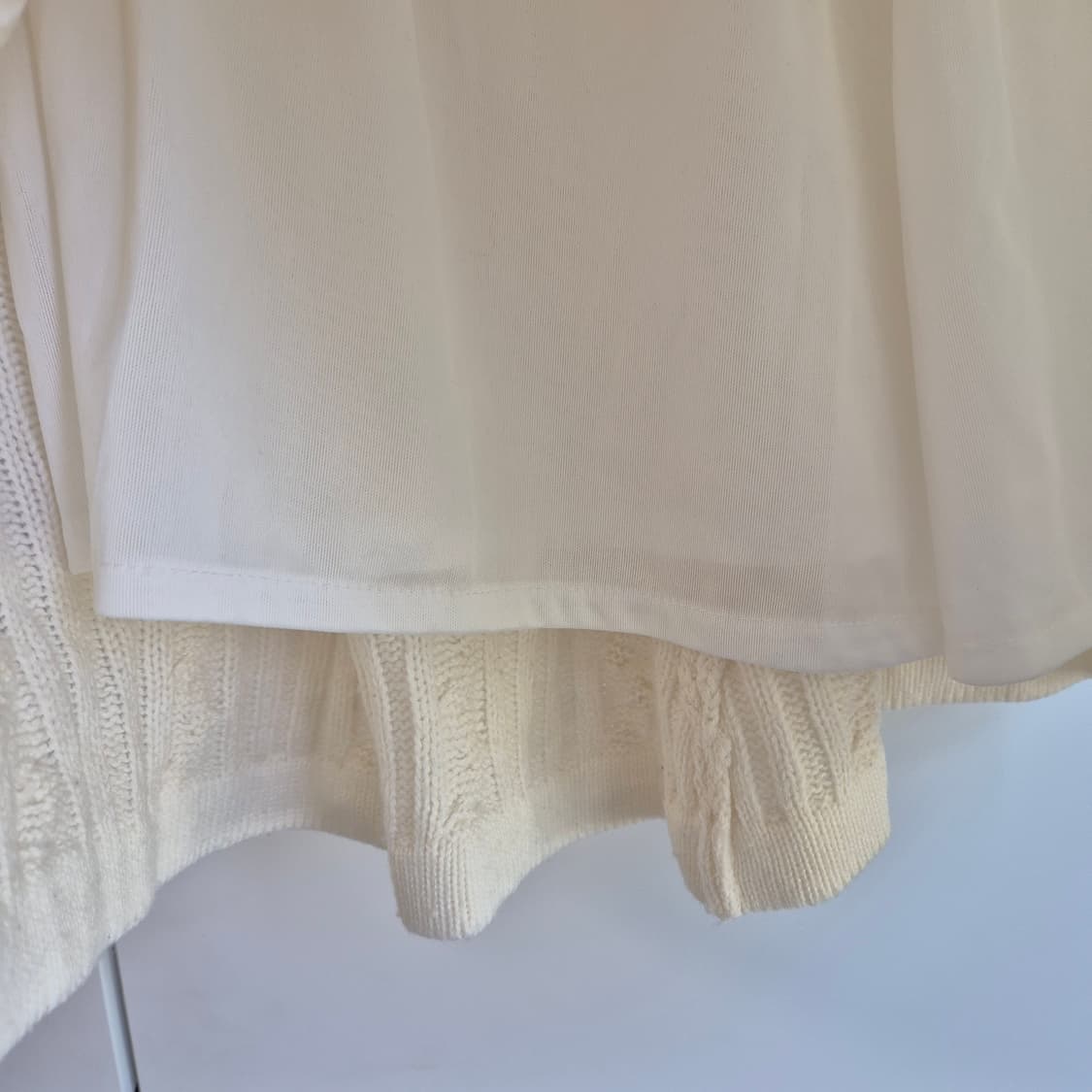 폭닥 화이트 윈터 세트 | 목폴라니트, 아이보리꽈배기니트스커트 상품이미지8