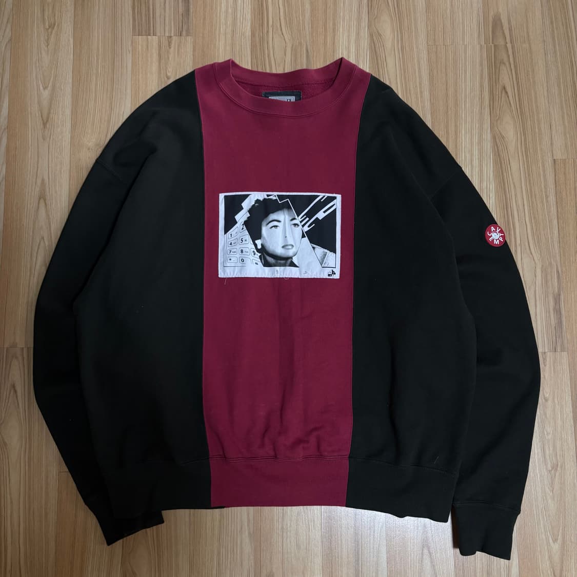 카브엠트 패널드 투톤 크루넥 레드 블랙 24ss (L) 상품이미지1