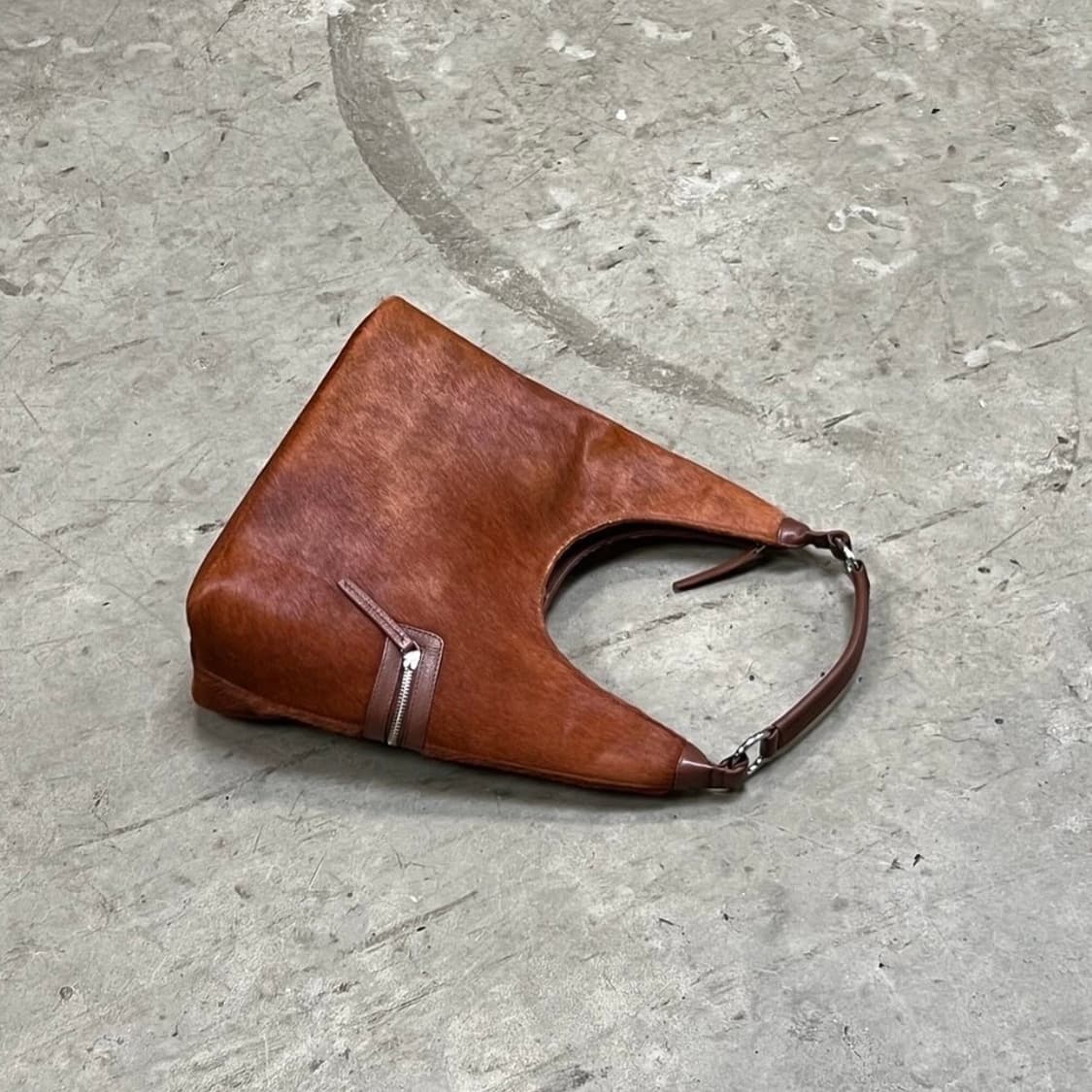 SILFEN lola 브라운 헤어 레더백 상품이미지1