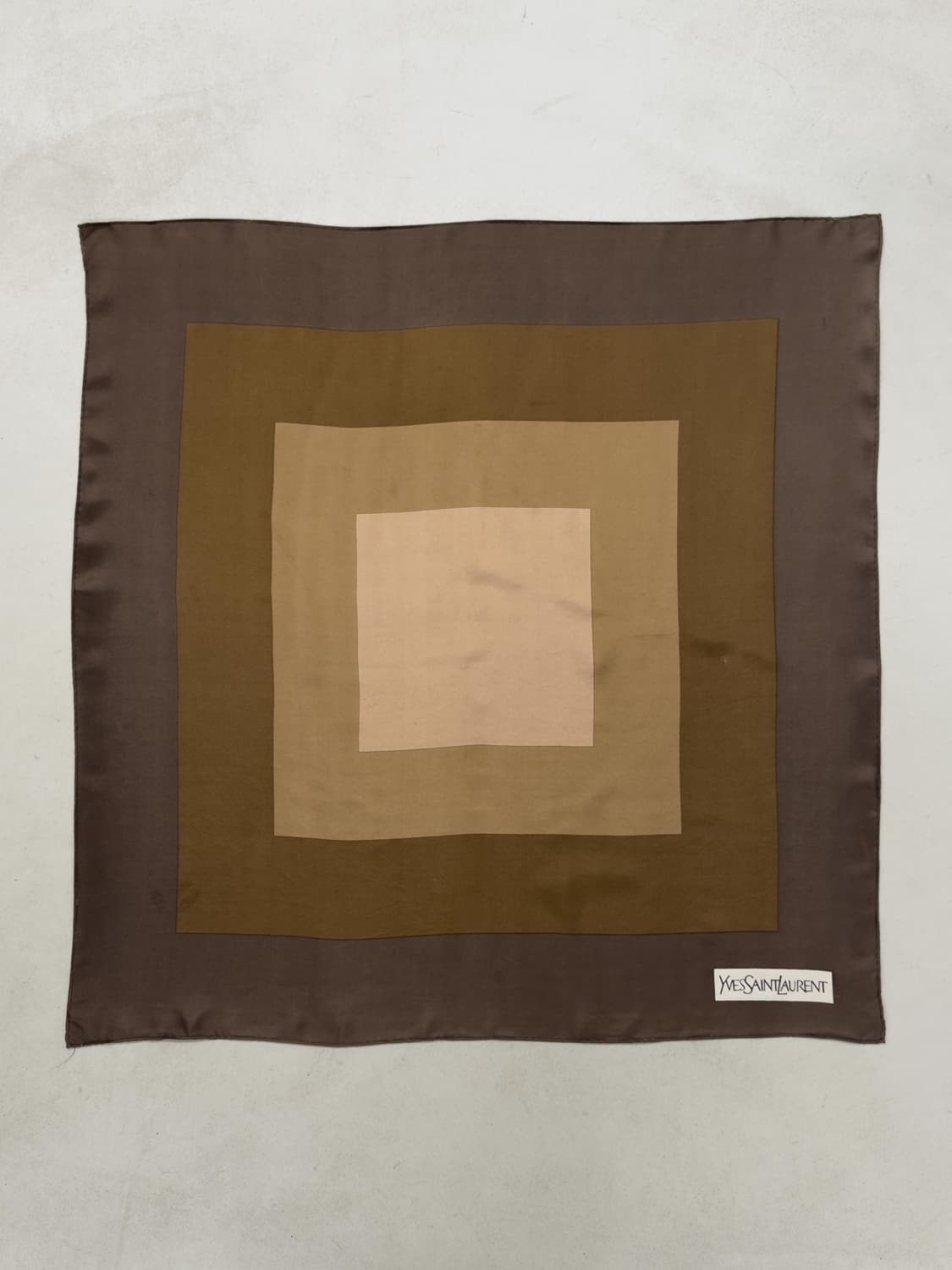 입생로랑 스카프 상품이미지1