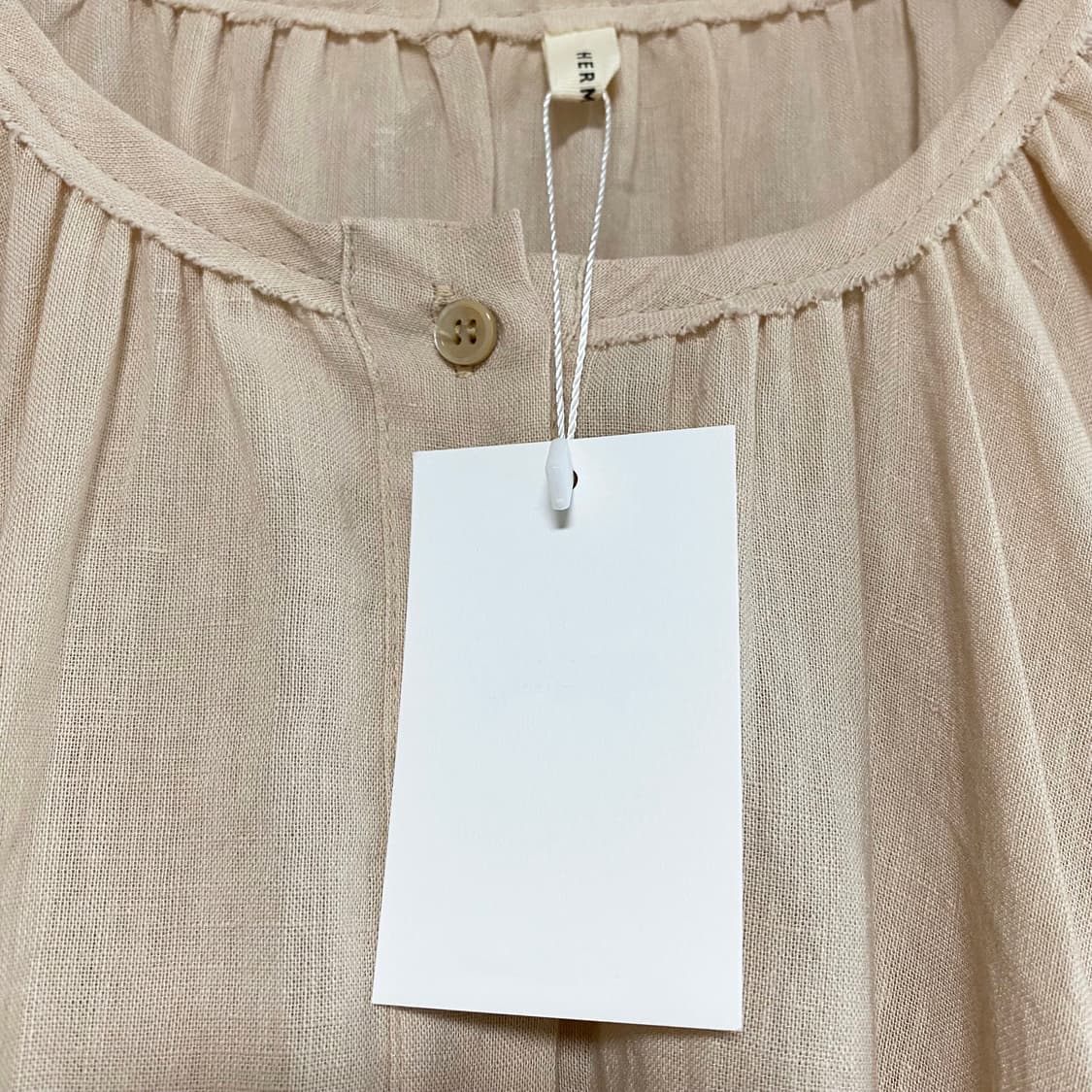 베이지 컷팅 셔링 프릴 블라우스 베이지 S 상품이미지3