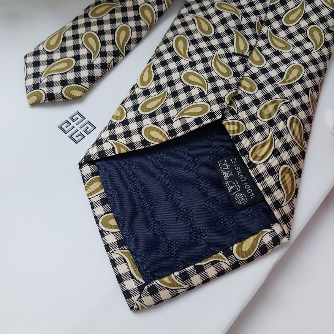 지방시 실크 옐로우 페이즐리&체크 넥타이 9.8cm A+등급 K1096
 상품이미지6