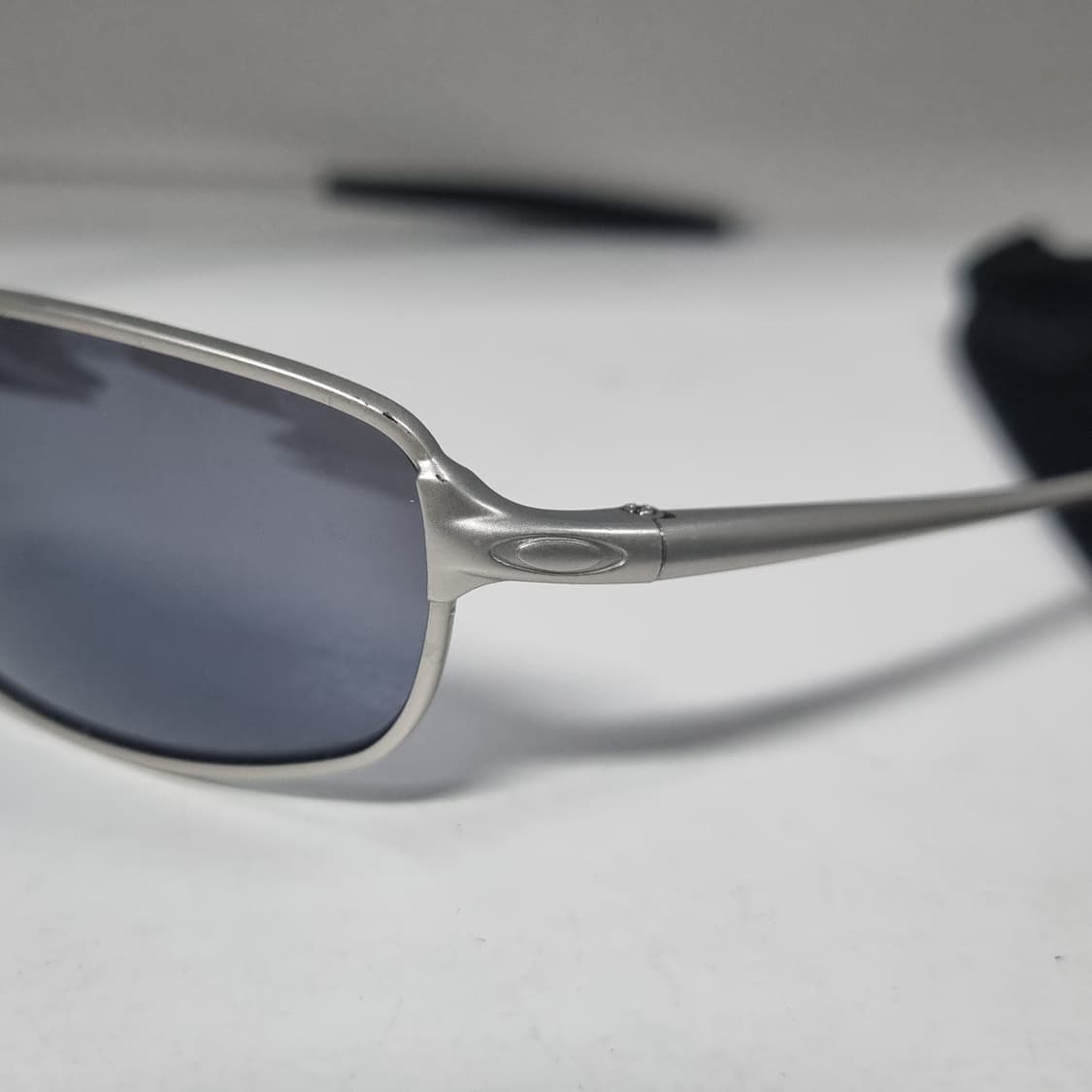 오클리 스퀘어와이어 2.0 스프링 실버 새렌즈 상품이미지7
