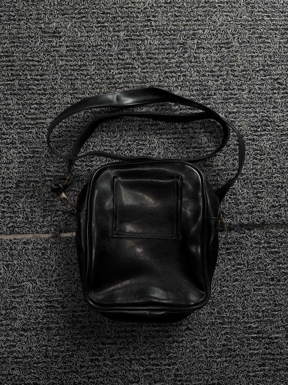 아디다스 일판 빅로고 레더 미니 크로스백 1717 상품이미지3