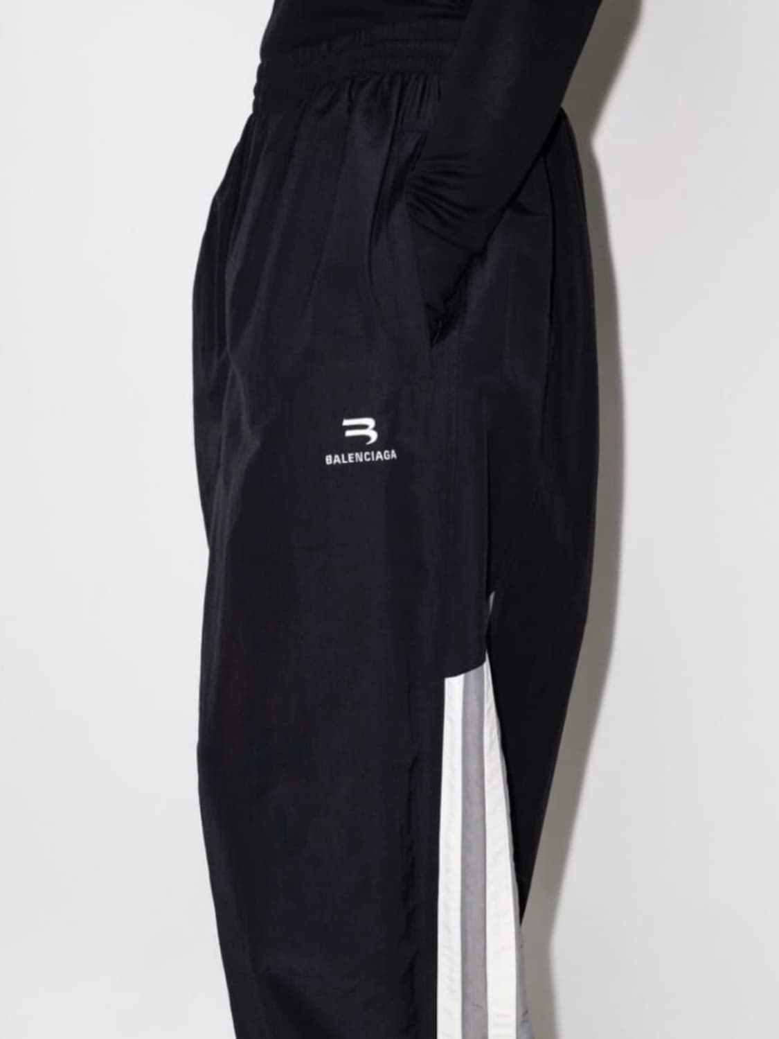 발렌시아가 스포티비 나일론 트랙팬츠 검회 상품이미지3