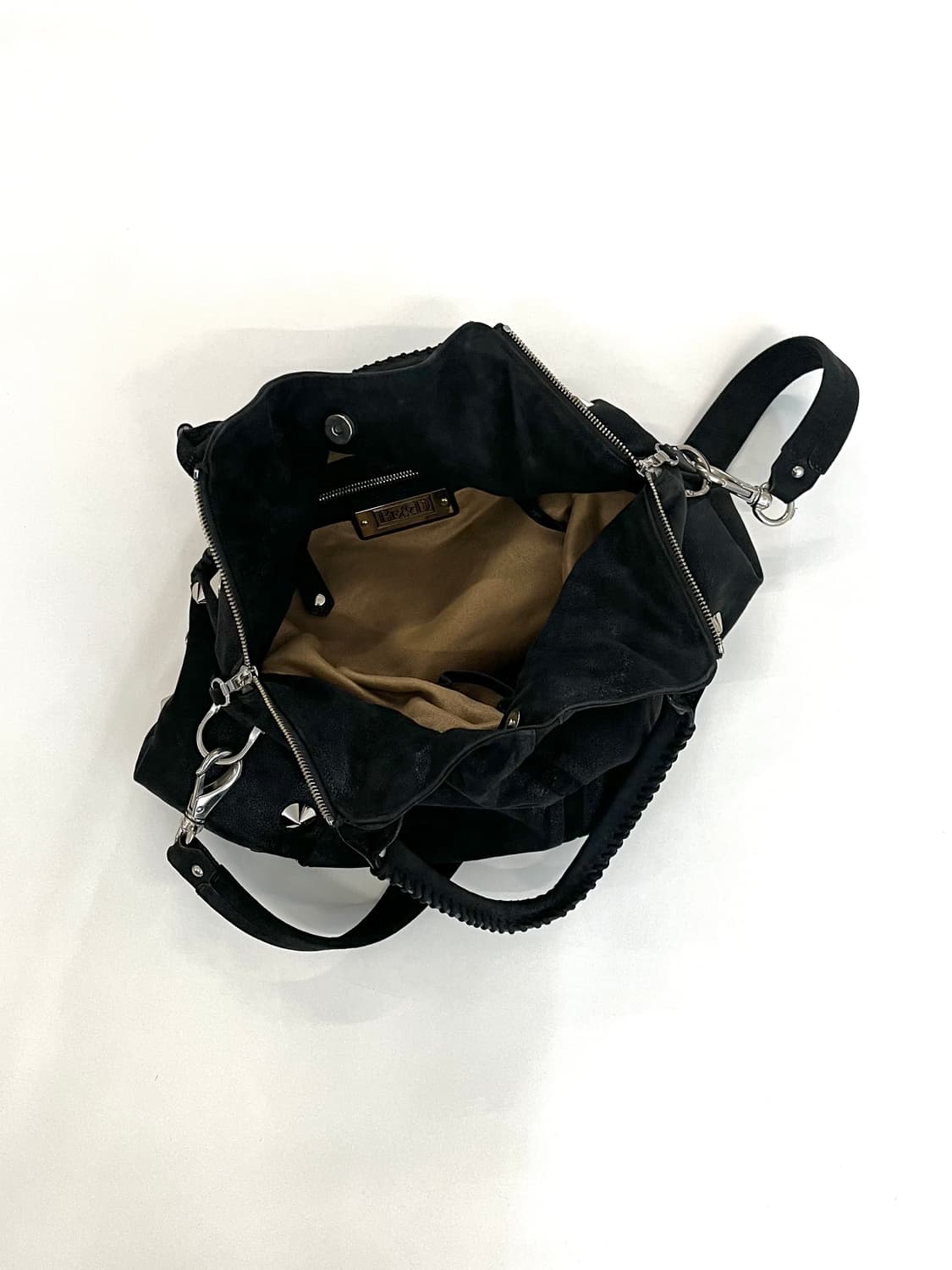 BE&D 빅 스터드 크랙 레더백 상품이미지6