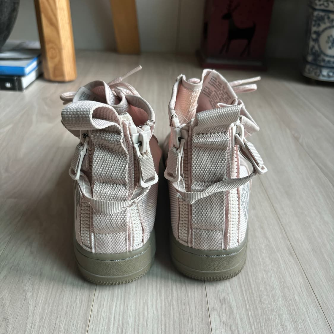 나이키 에어 포스 1 미드 270 핑크 그레이솔 백지퍼 남녀공용 가능 상품이미지4